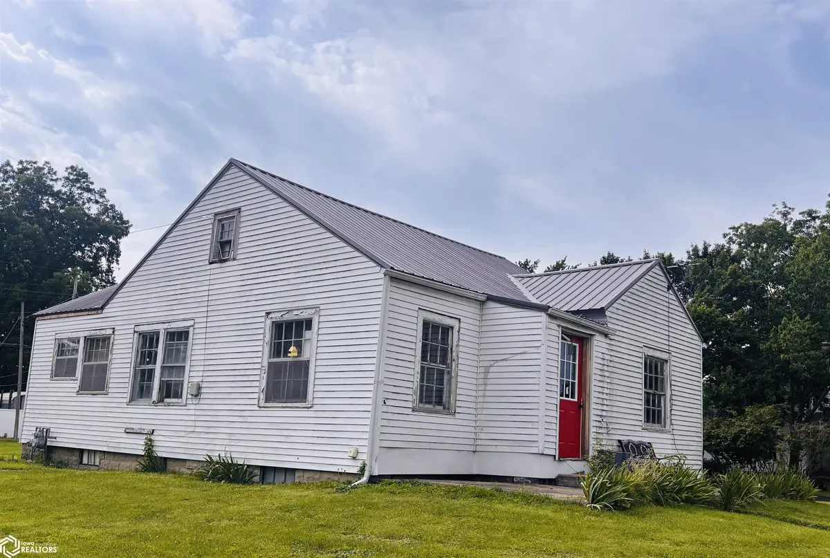 702 N Main ST, Donnellson, IA 52625