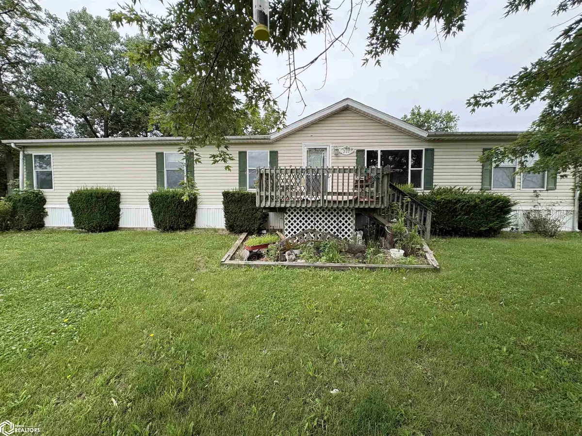 221 Van Dyke ST, Mystic, IA 52574