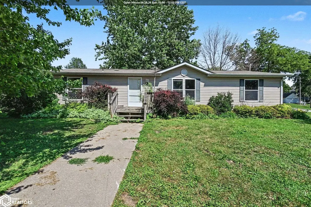 401 walnut ST, Walnut, IA 51577