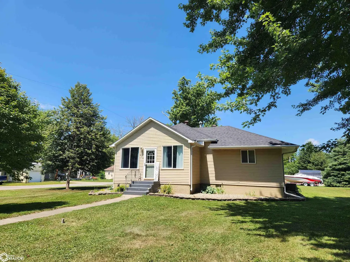 414 2Nd ST, Britt, IA 50423