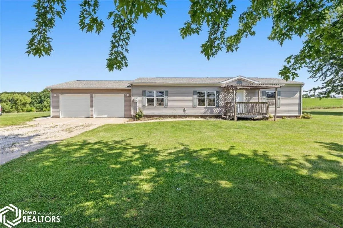 1195 Forest Home RD, Montezuma, IA 50171