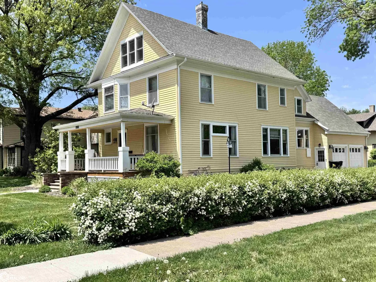 1302 Iowa AVE, Onawa, IA 51040