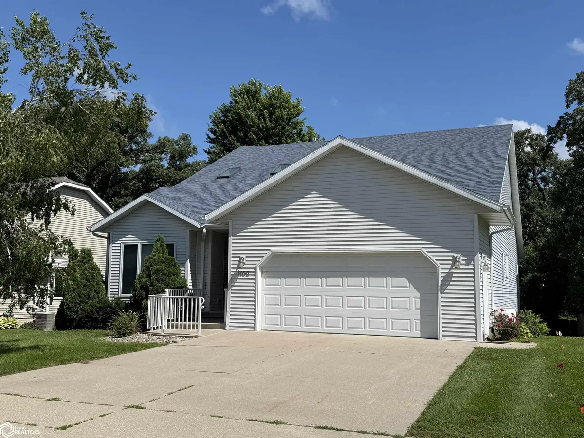 1102 S 12th AVE, Newton, IA 50208