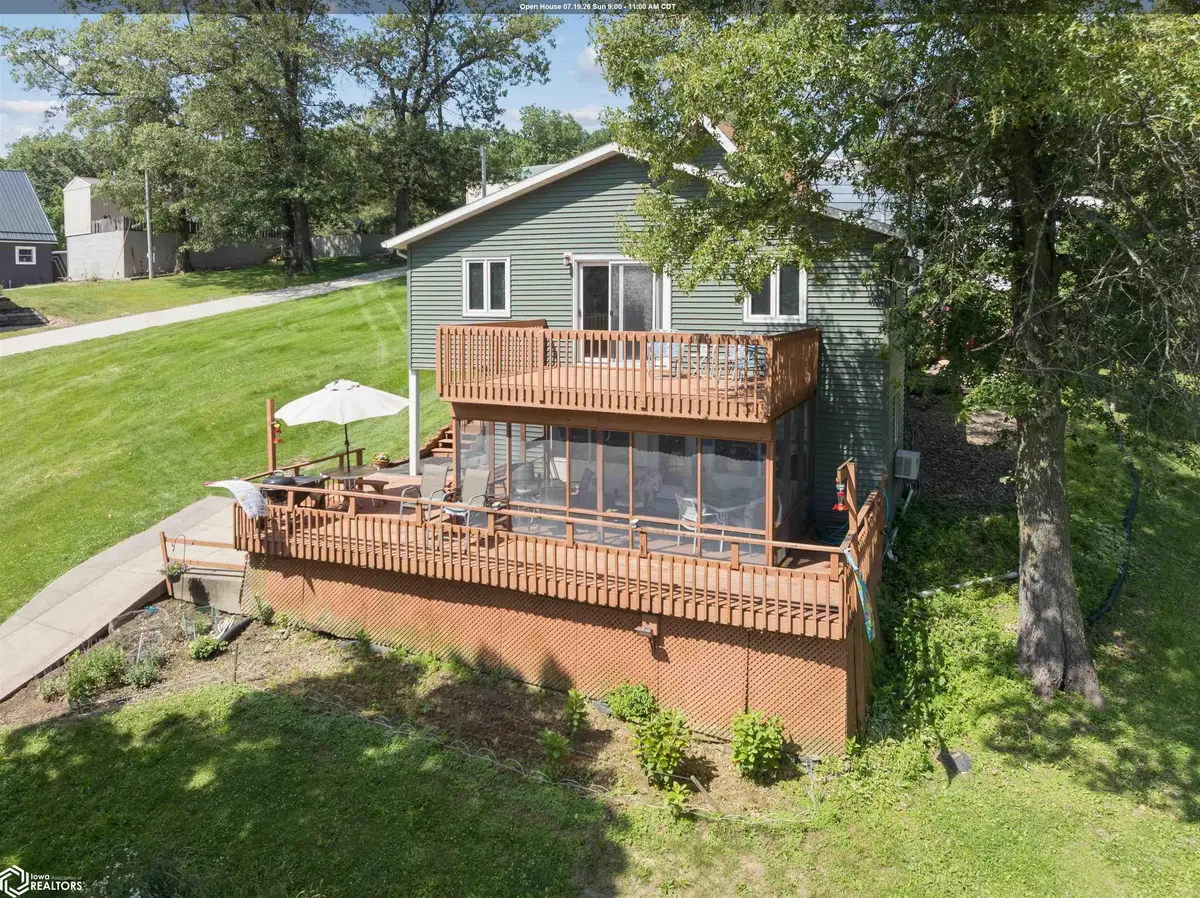 111 Elm RD, Montezuma, IA 50171-8424
