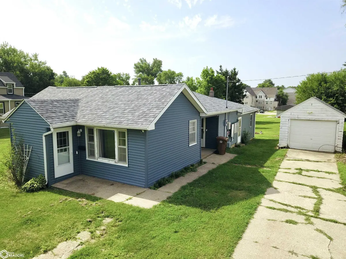 316 8th AVE, Grinnell, IA 50112
