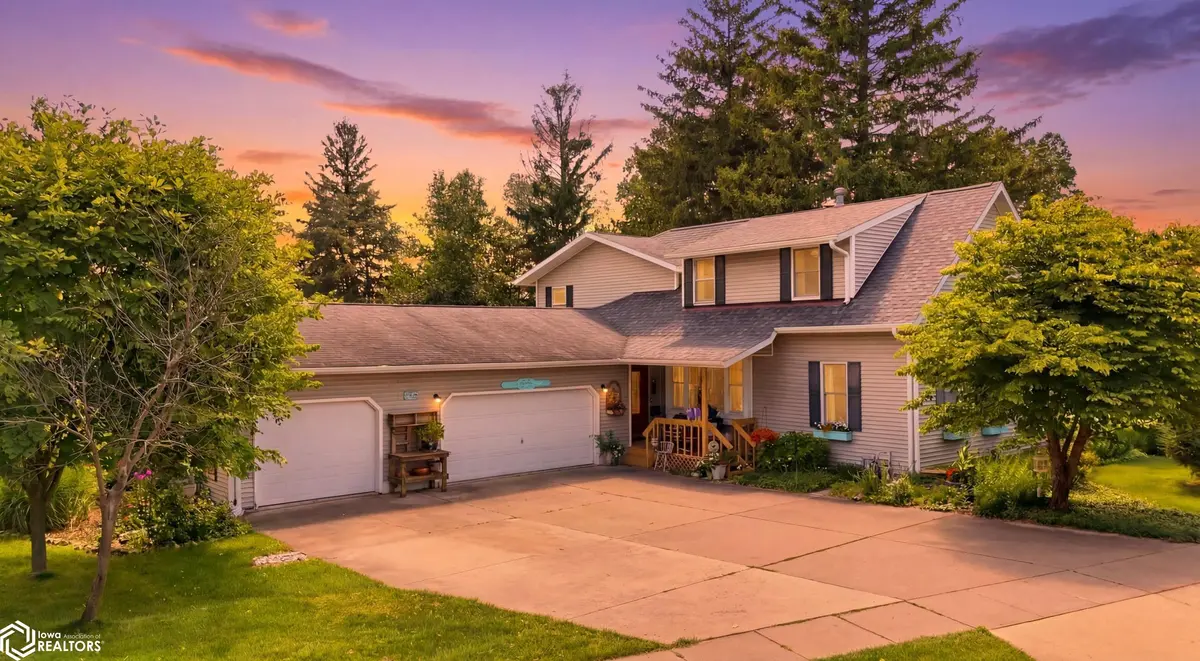 2057 Sunnyside AVE, Burlington, IA 52601