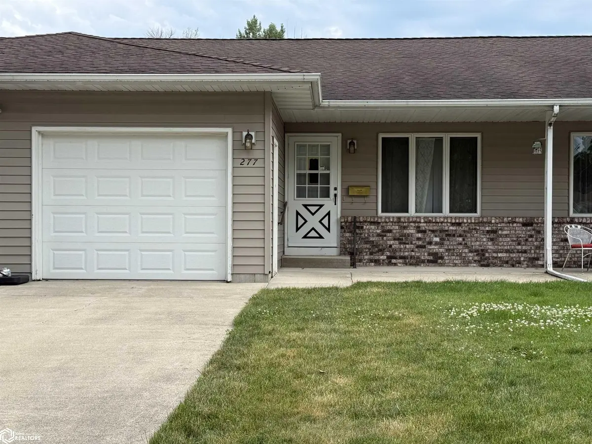 277 4th St SE #2, Britt, IA 50423