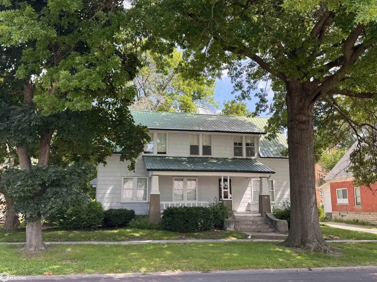 105 W Adams AVE, Fairfield, IA 52556