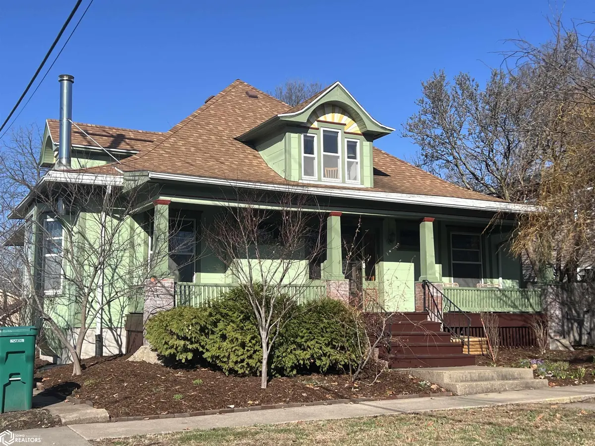 204 N 3Rd ST, Fairfield, IA 52556