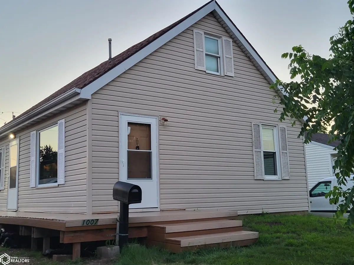 1007 S 7Th AVE, Marshalltown, IA 50158