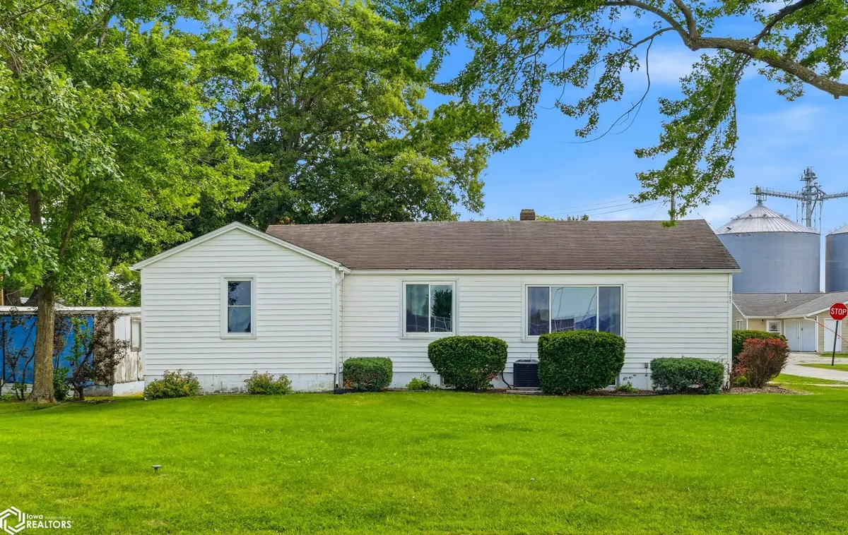 207 W Cummings, Wayland, IA 52654