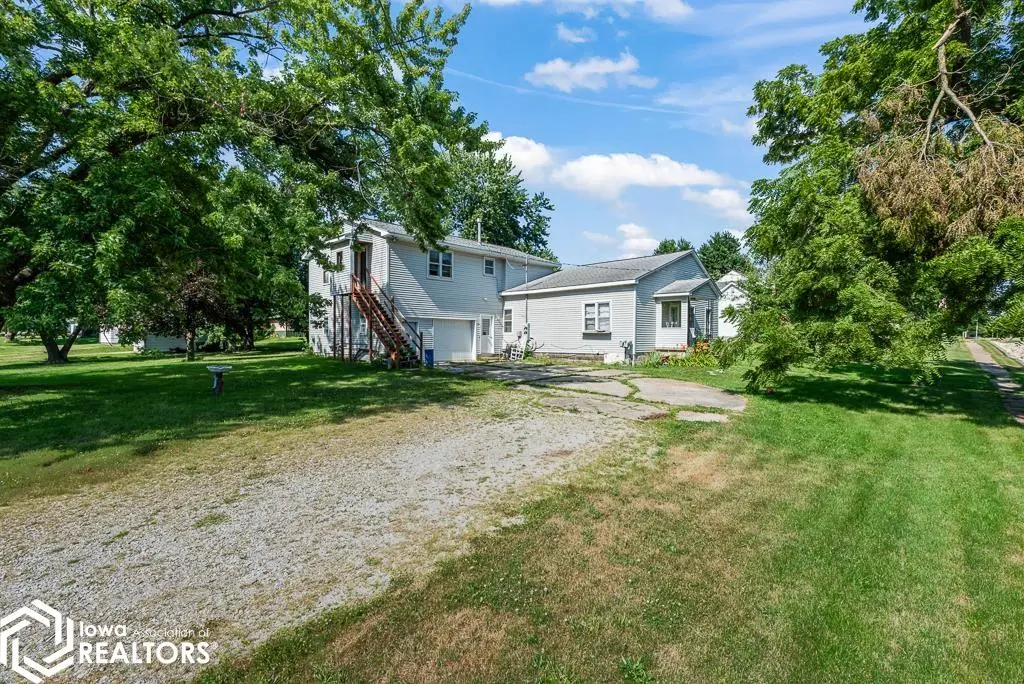 706 W Locust, Bloomfield, IA 52537