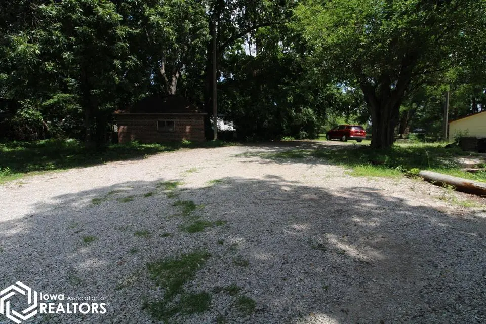 2705 College AVE, Des Moines, IA 50311