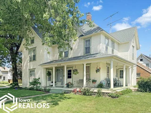 302 3rd AVE, Hampton, IA 50441
