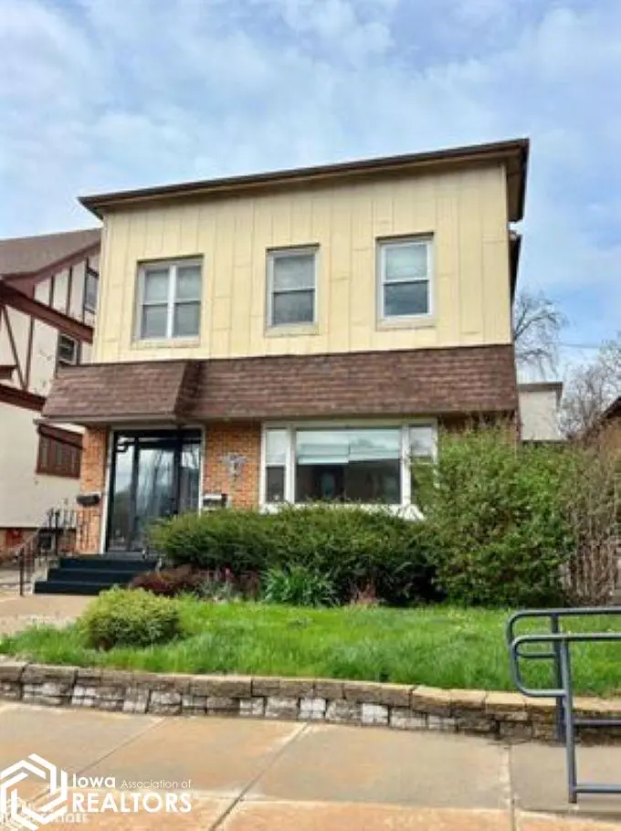 120 S Main ST, Fairfield, IA 52556