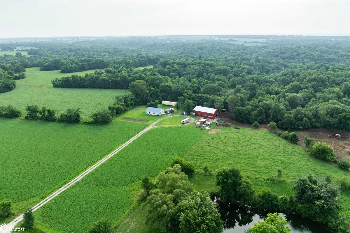 14500 Irish Ridge RD, Burlington, IA 52601