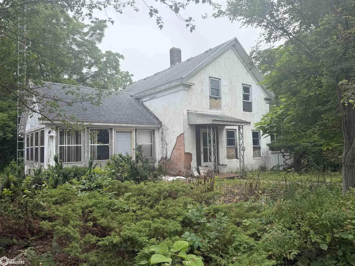 402 W Main ST, Steamboat Rock, IA 50672