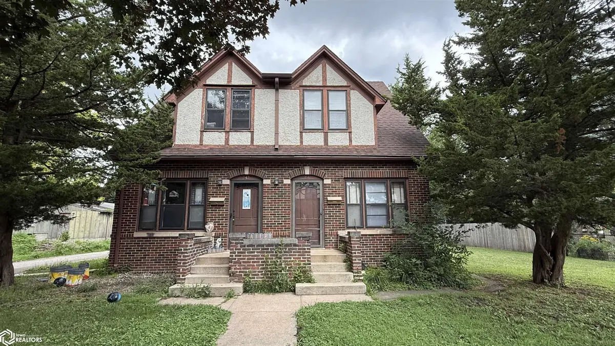 242 14th ST, Mason City, IA 50401
