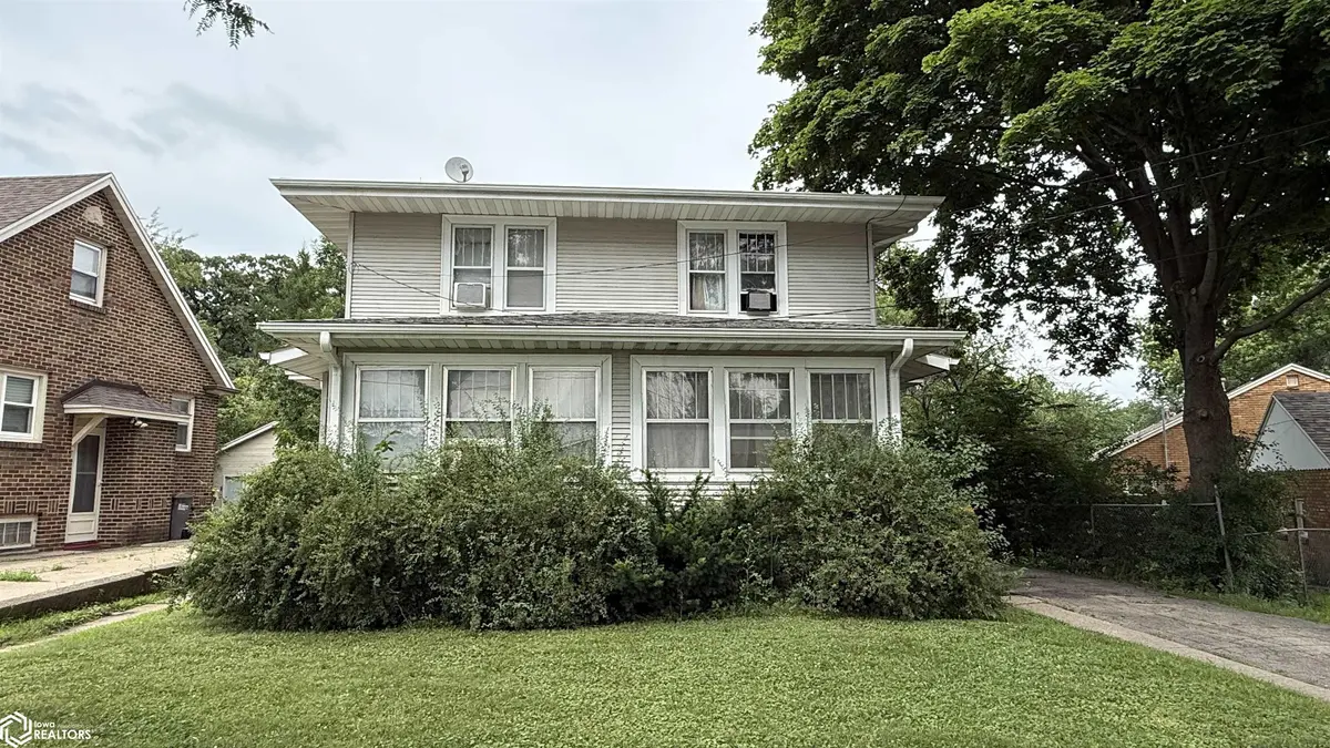 18 Linden DR, Mason City, IA 50401