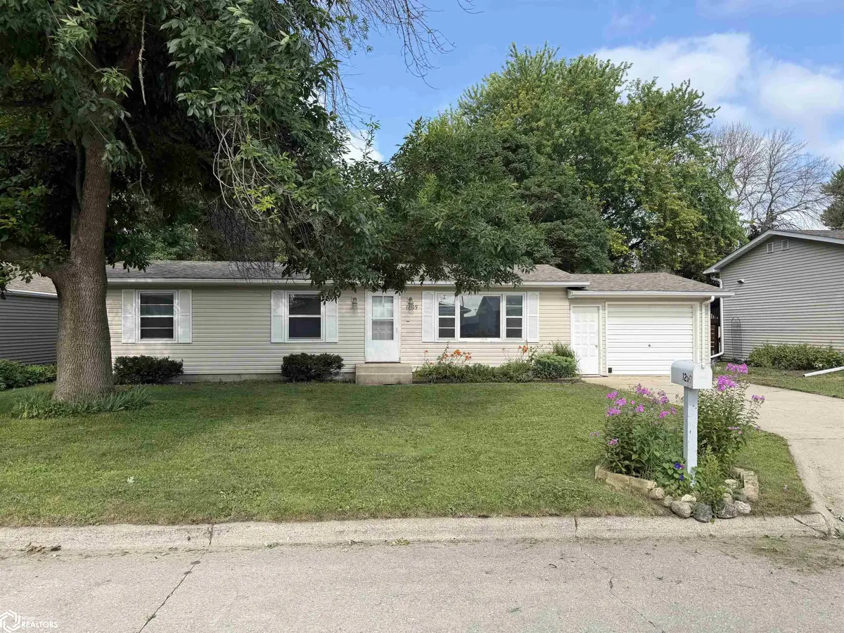 1209 7th PL, Clear Lake, IA 50428