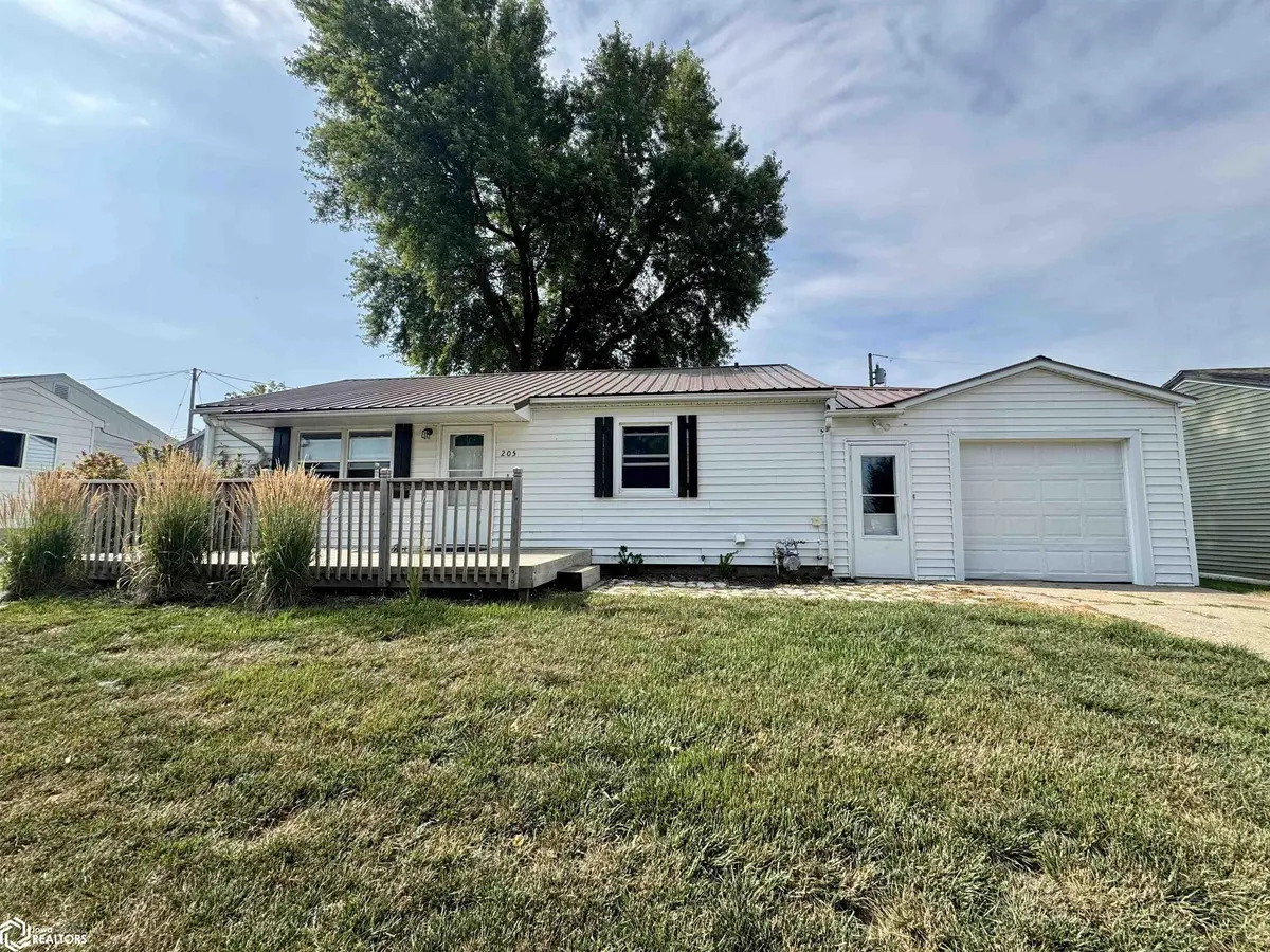205 Oak ST, Audubon, IA 50025