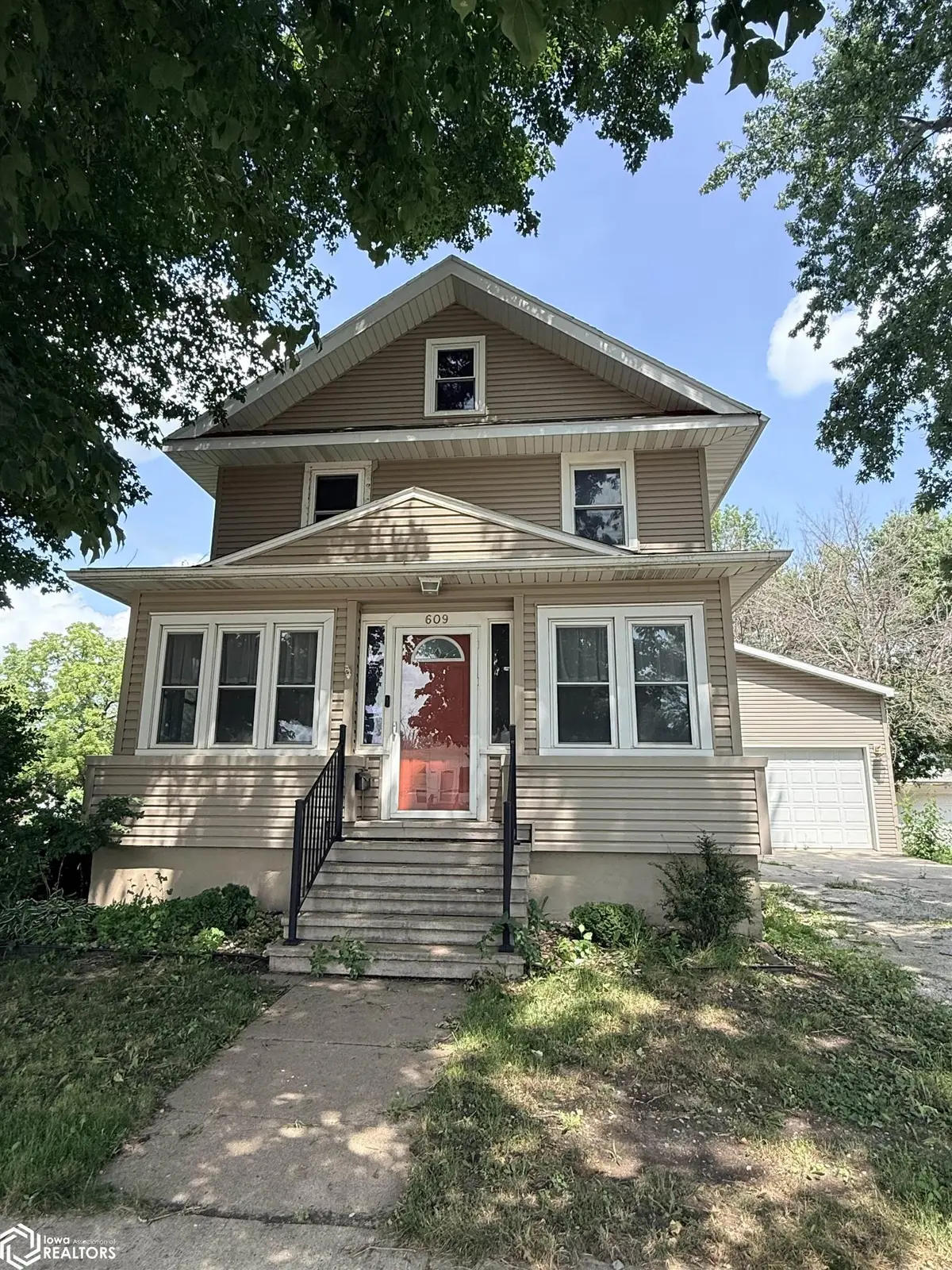 609 1St AVE, Clarion, IA 50525