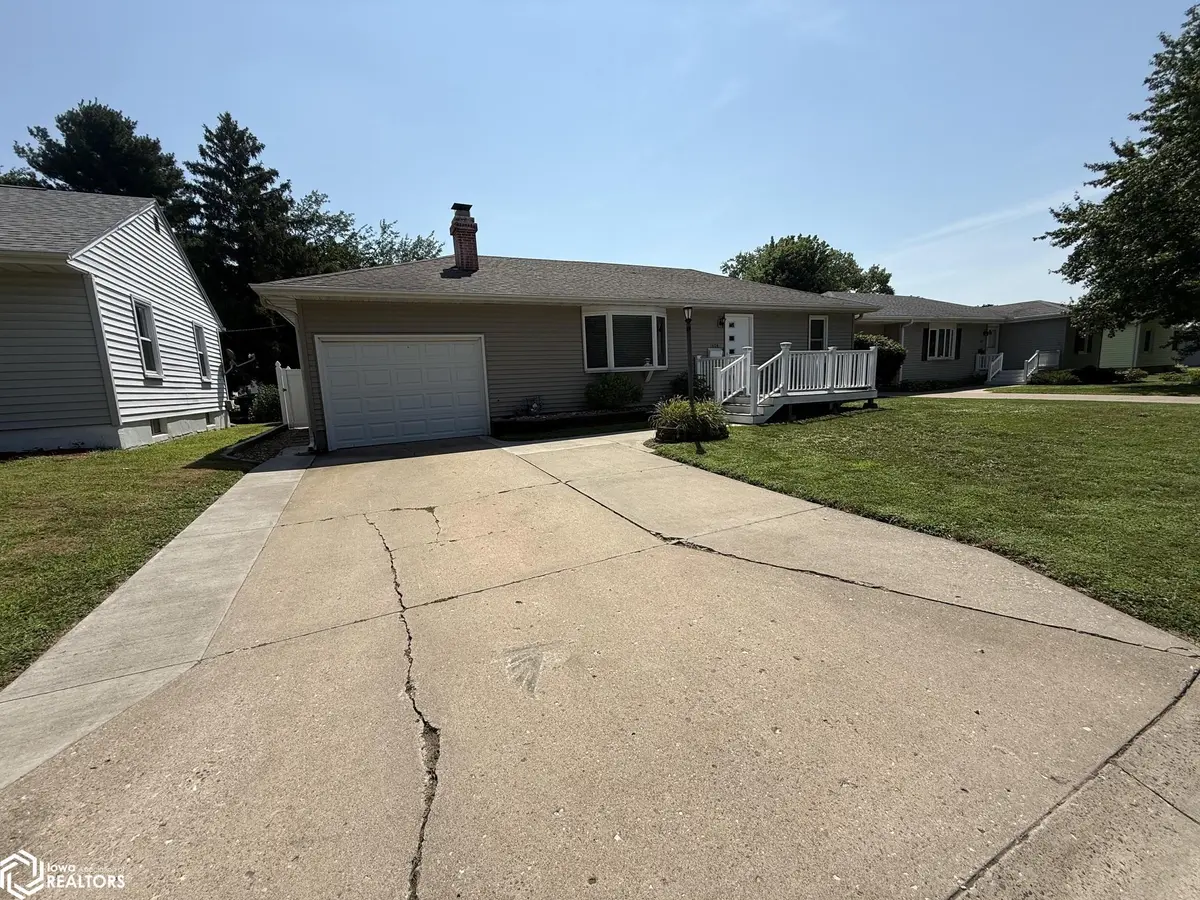 1604 S Leebrick ST, Burlington, IA 52601