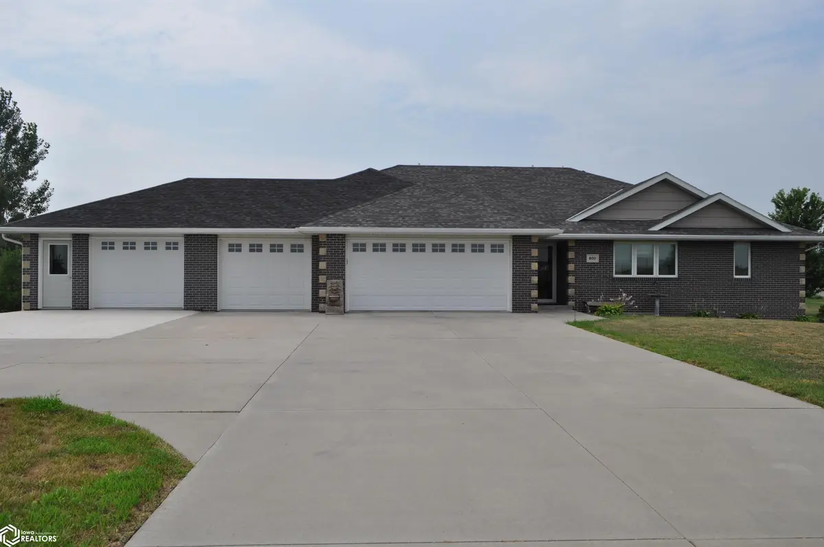 800 E 30th ST, Carroll, IA 51401