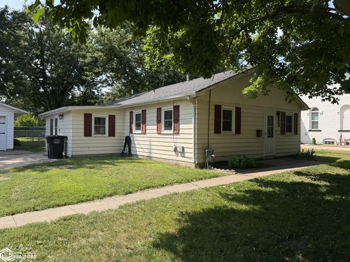 605 S Walnut ST, Mount Pleasant, IA 52641