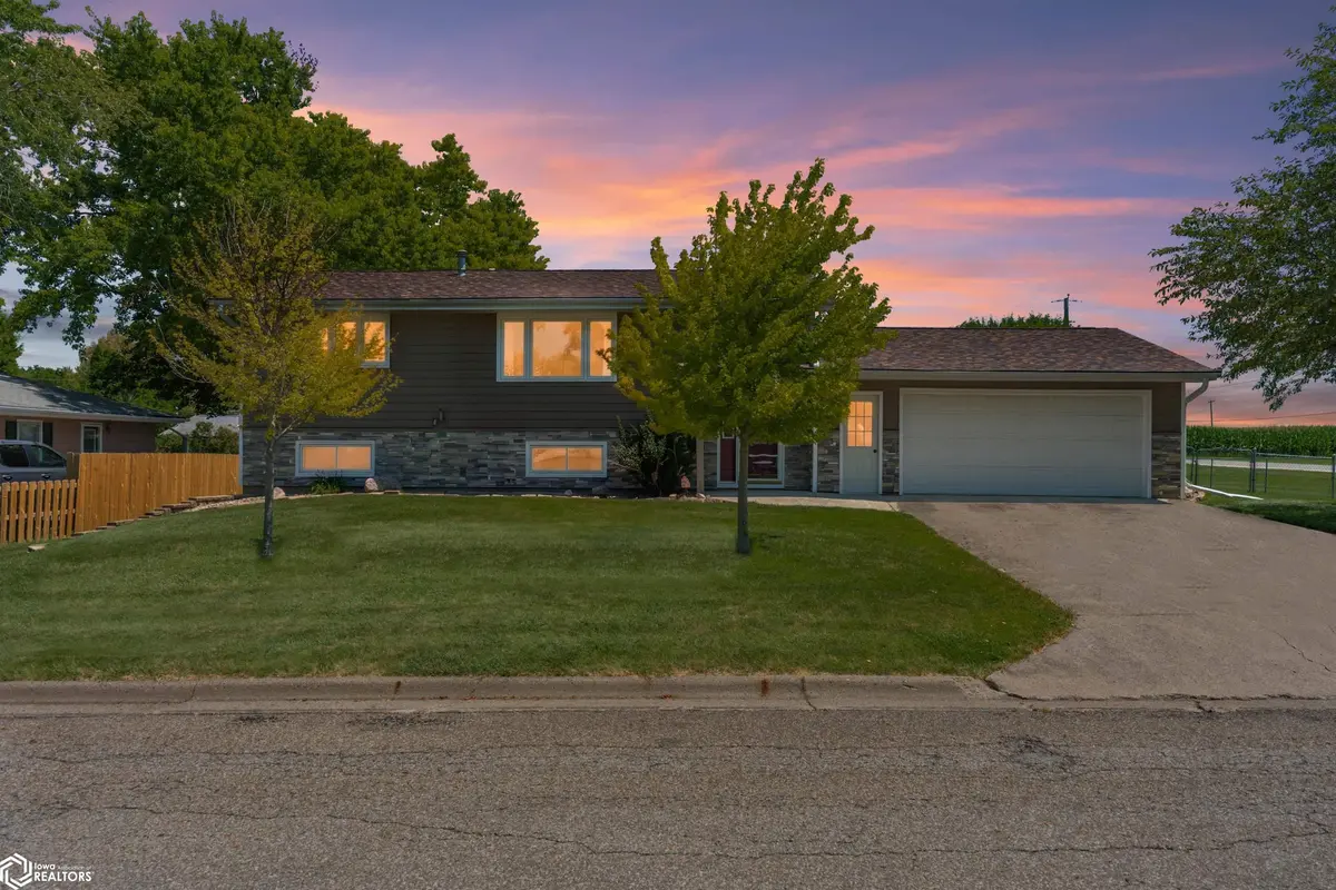 106 Grand AVE, Story City, IA 50248