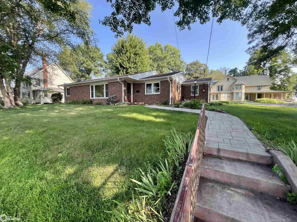 421 W Lincoln ST, Clarinda, IA 51632