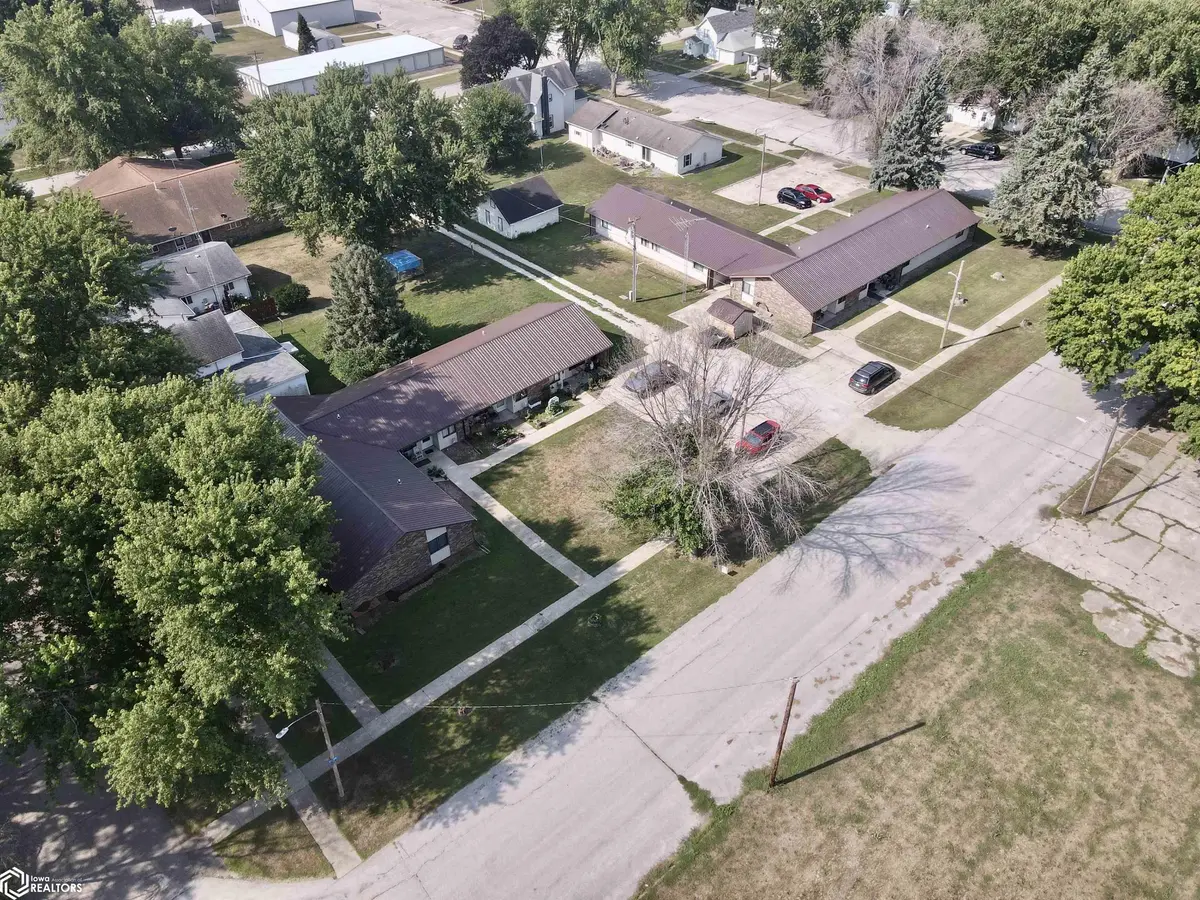 100 E 1St AVE, Arthur, IA 51431