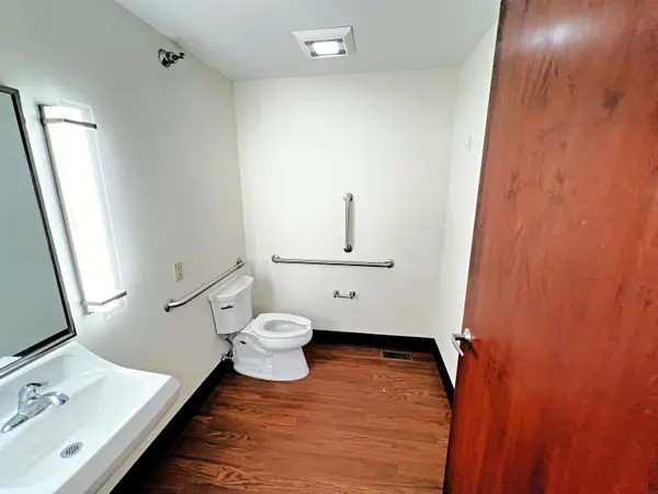 614 Mulberry ST #Suite B, Waterloo, IA 50703