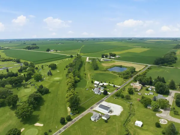 325 Yard Drive, Sumner, IA 50674