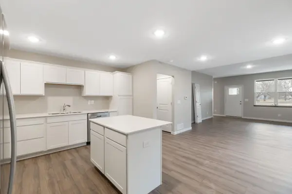 118 Axlewood DR, Waterloo, IA 50701