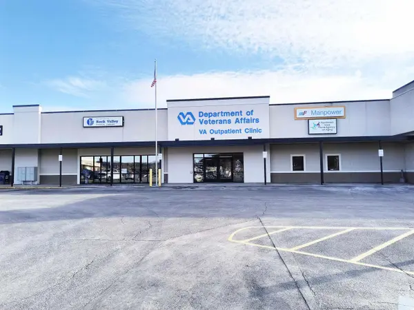 915 Short ST, Decorah, IA 52101