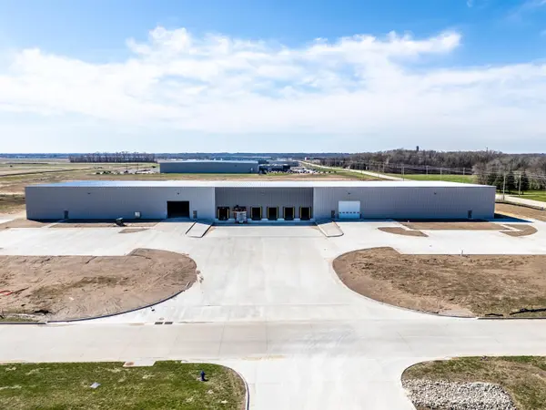130 Warp DR, Waterloo, IA 50703