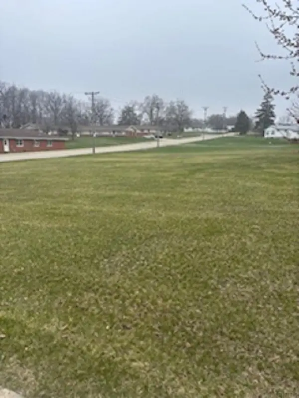 101 Thompson St NW, Hopkinton, IA 52237