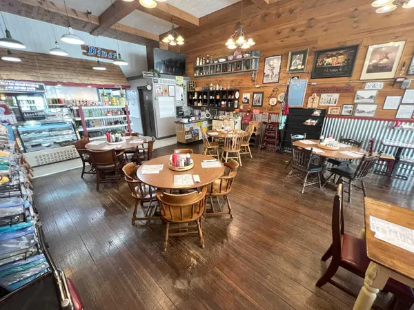 721 Main St, Osage, IA 50461
