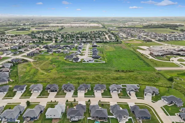 Lot 23 Elizabeth DR, Cedar Falls, IA 50613