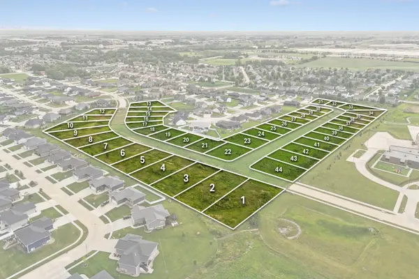 Lot 38 Elizabeth DR, Cedar Falls, IA 50613