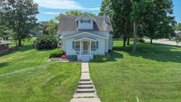 610 7th Ave, Ackley, IA 50601