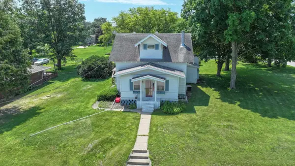 610 7th Ave, Ackley, IA 50601