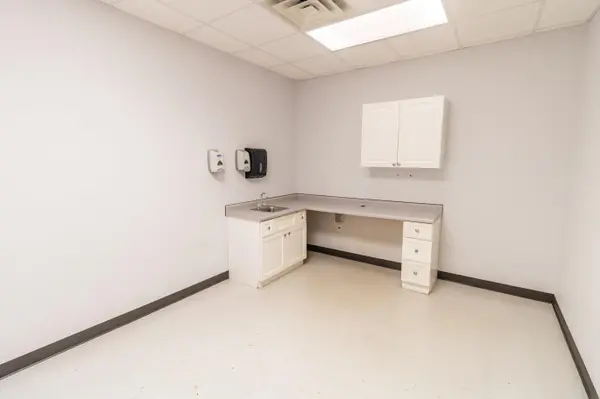 2520 Melrose DR #Suite L, Cedar Falls, IA 50613