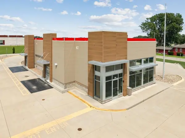 215 E Donald ST, Waterloo, IA 50703