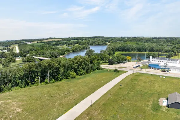 102 Deerfield CIR #Whitetail Bluff Lot 15, Waverly, IA 50677