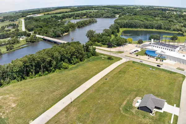 102 Deerfield CIR #Whitetail Bluff Lot 15, Waverly, IA 50677