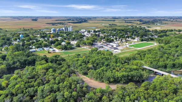 217 Blue Spruce DR, New Hartford, IA 50660