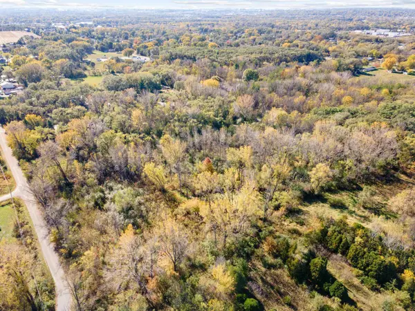 Maywood AVE, Waterloo, IA 50707