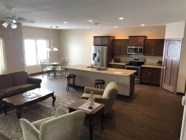 435 Autumn LN #1, Cedar Falls, IA 50613